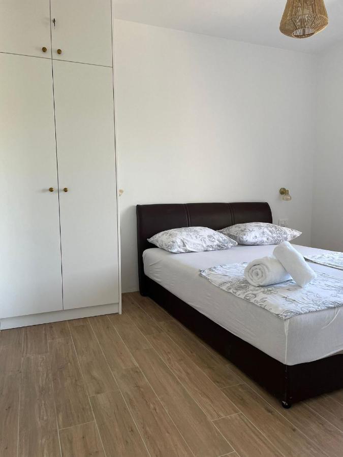 Apartments Martina Tisno Exterior photo